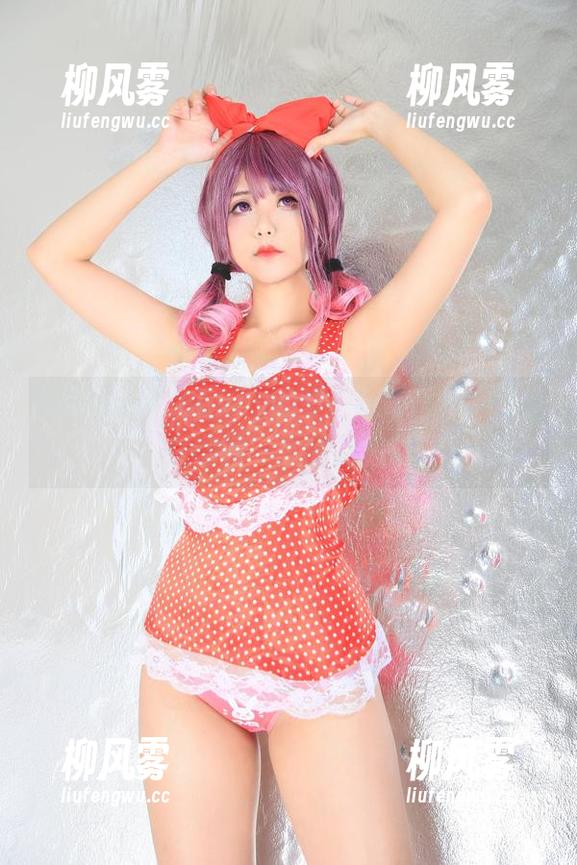 窥探Hana Bunny的夏日cos合集，像是在翻阅一本甜品菜单